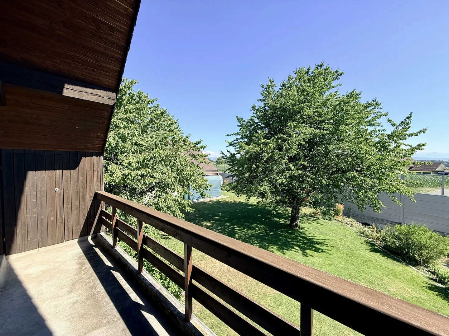 Maison individuelle avec chauffage géothermique, cuisine Gaggenau et jardin paradisiaque - Photo 13 sur 15