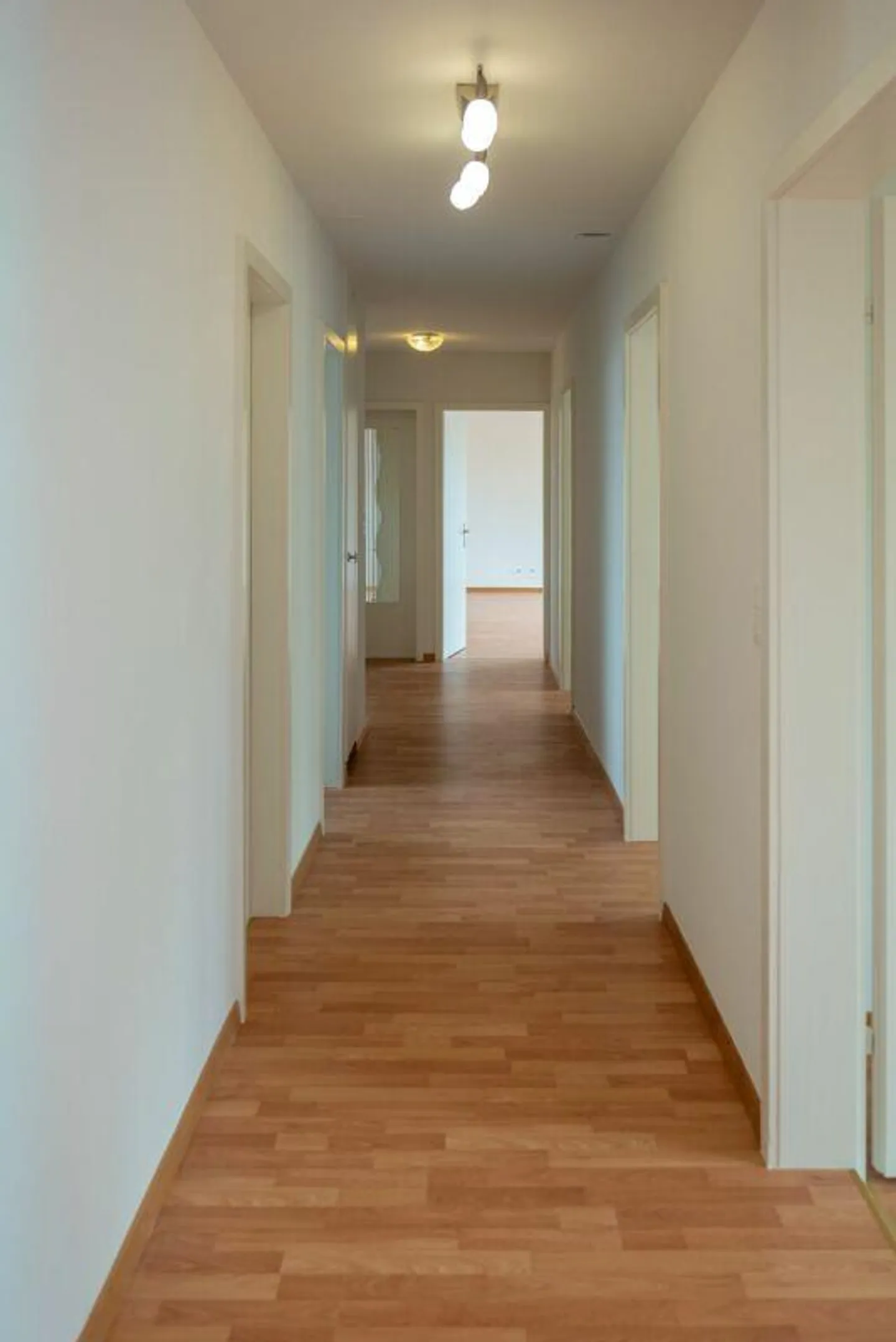Appartamento soleggiato di 5,5 stanze - Foto 3 di 8