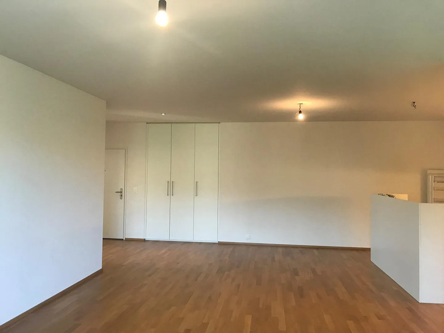 Ampio appartamento di 3,5 locali con patio - Foto 11 di 15