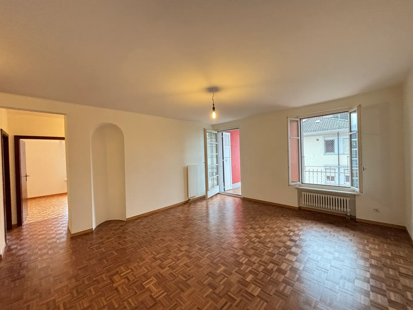 Apartment for rent - Photo 2 of 10