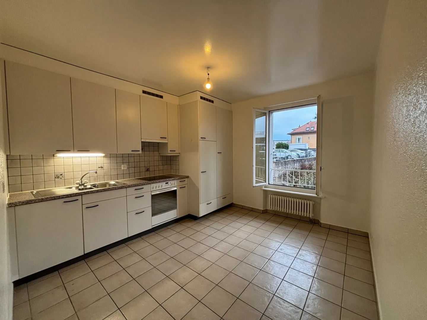 Apartment for rent - Photo 4 of 10