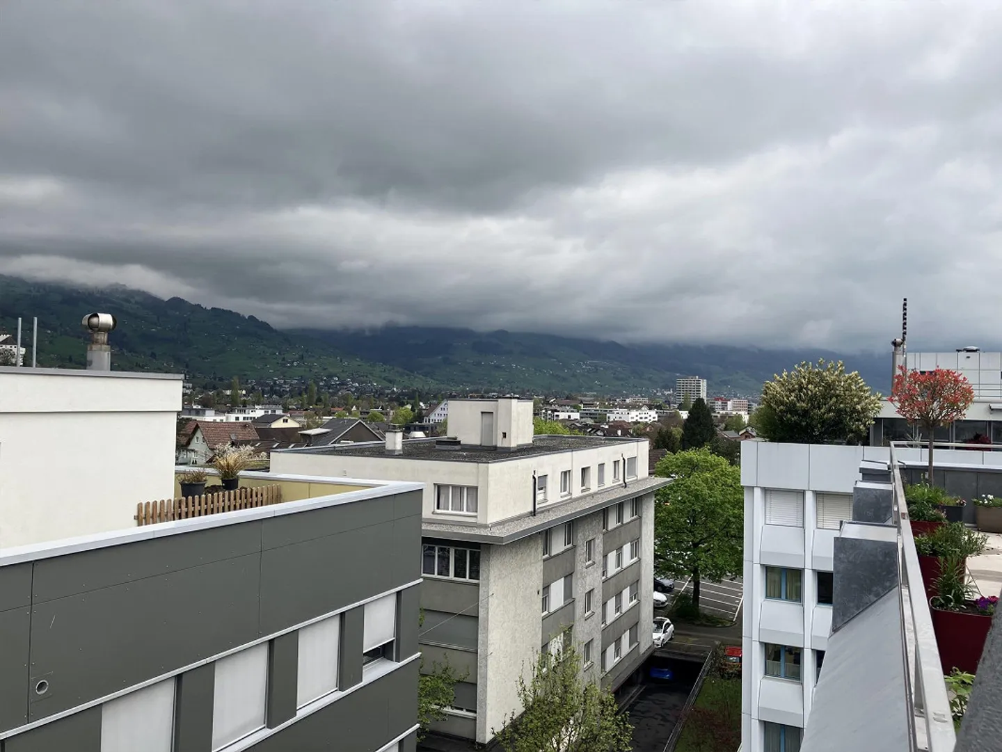 Attractive penthouse apartment in the center of Buchs - Photo 1 of 14