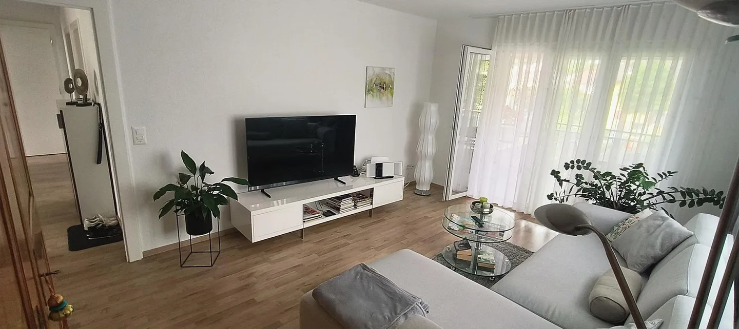 Appartement lumineux de 3,5 pièces dans le quartier populaire de Breite - Photo 3 sur 15