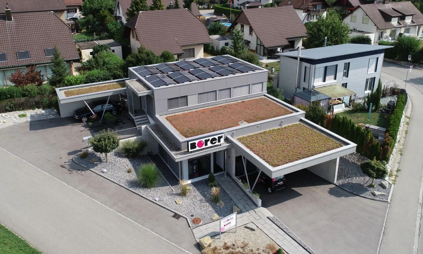 Modern and very high-quality investment property - Photo 3 of 3