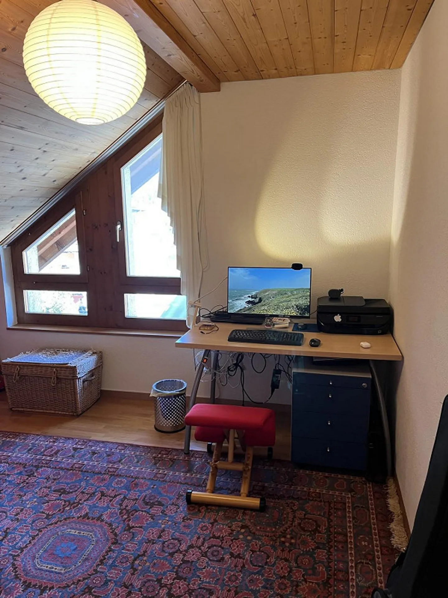 Incantevole appartamento mansardato di 3,5 locali al 4° piano a Meiringen - Foto 7 di 13