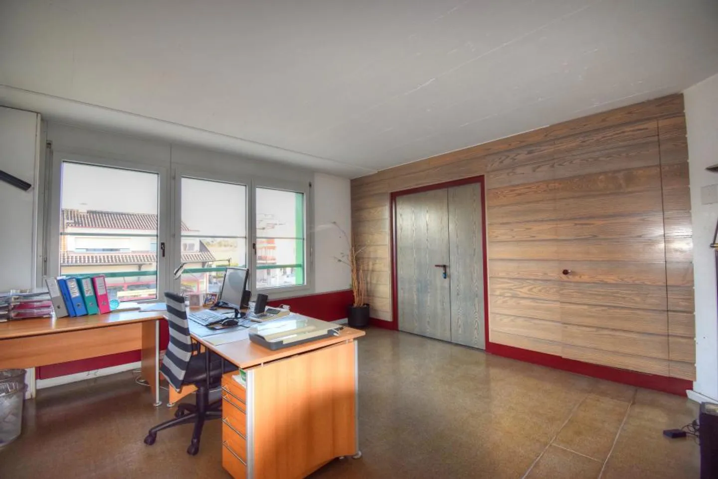In an attractive area of Nyon: 350m2 of offices - Photo 6 of 10