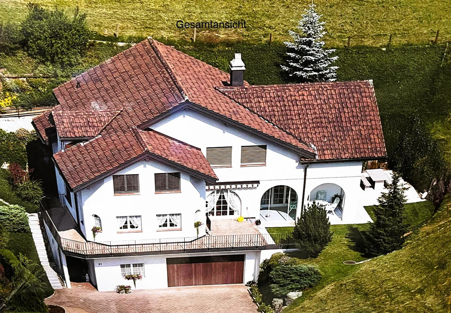 Well-kept country house - Photo 1 of 12