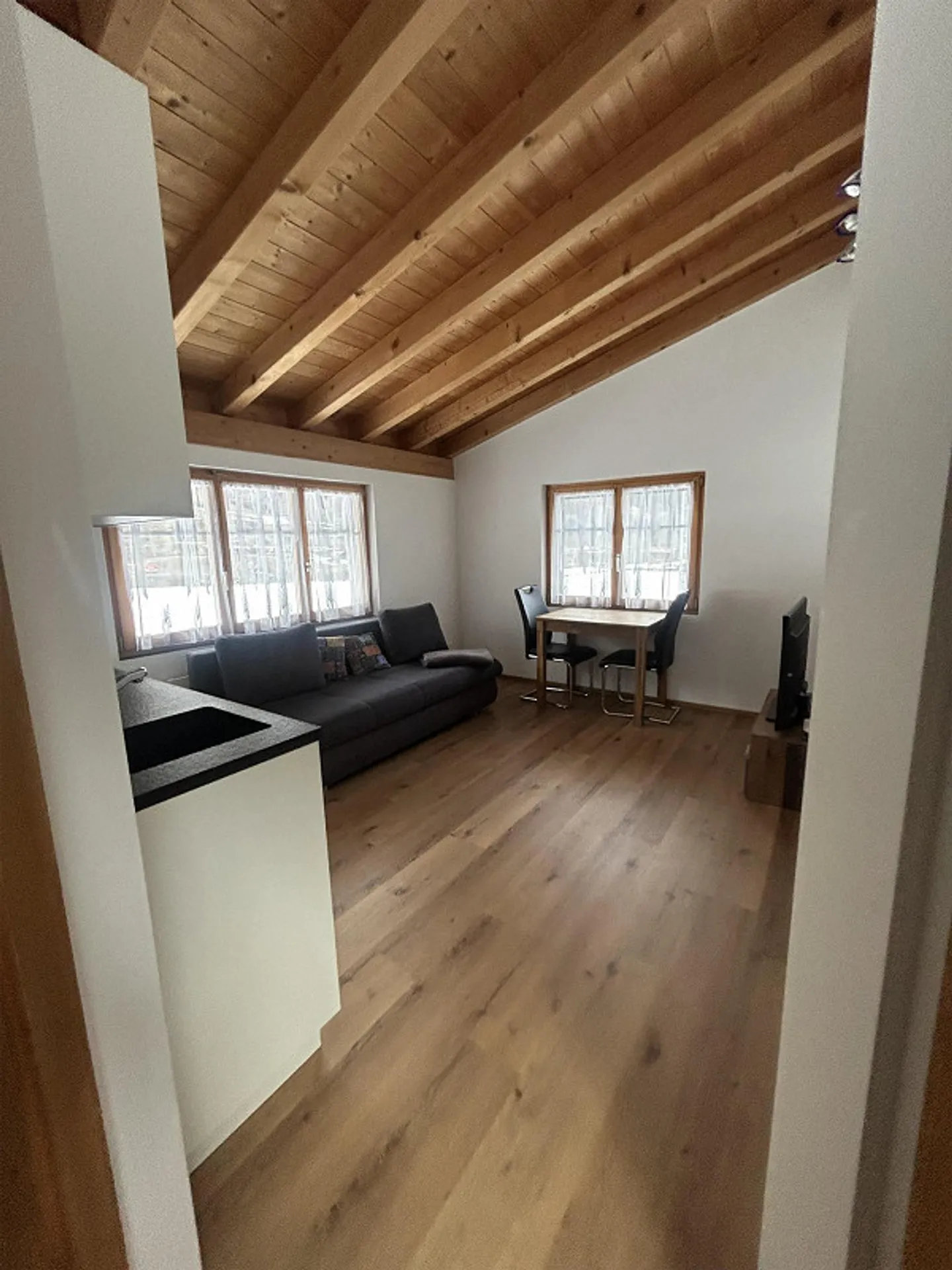 Charmante Wohnung in Tavanasa - Foto 2 von 5