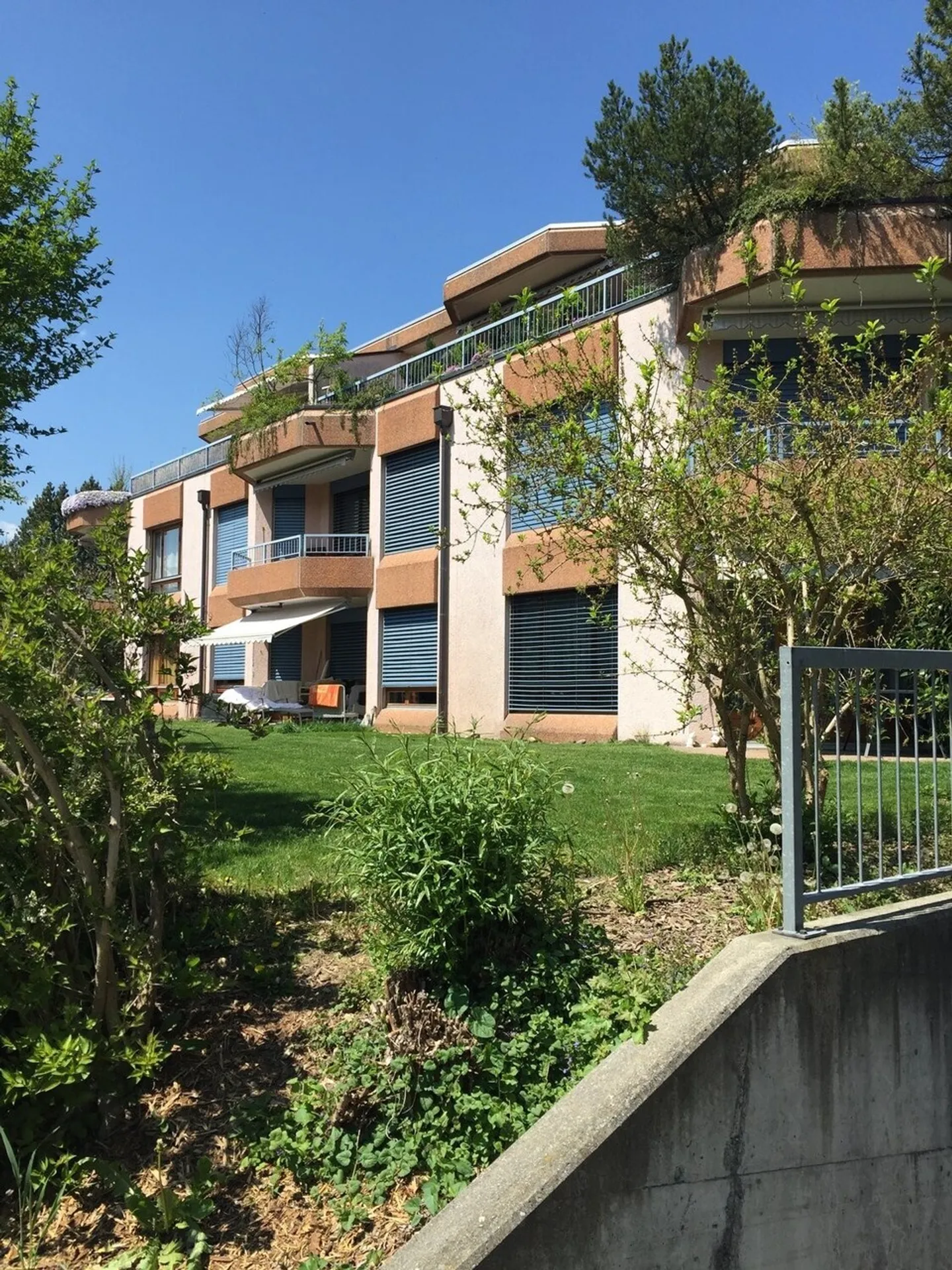 Appartamento attraente di 3,5 stanze al piano terra - Foto 1 di 9