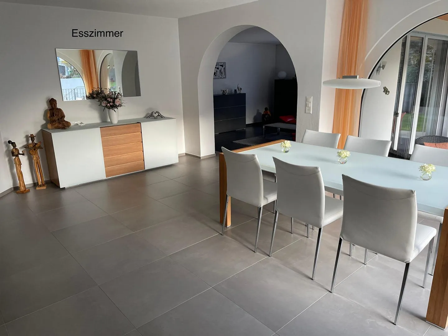 Well-kept country house - Photo 3 of 12