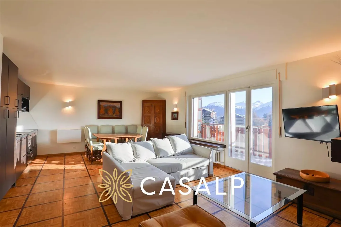 Spacious 5.5-room penthouse in the center of Crans - Photo 3 of 13