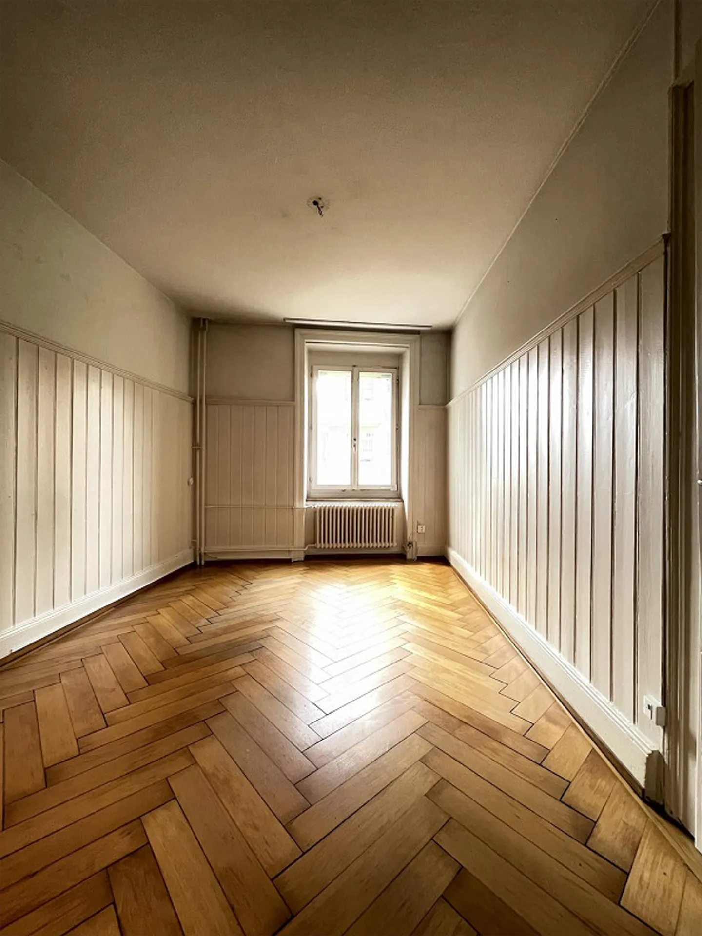 2-room old building apartment with terrace near hospital and city center! - Photo 4 of 6