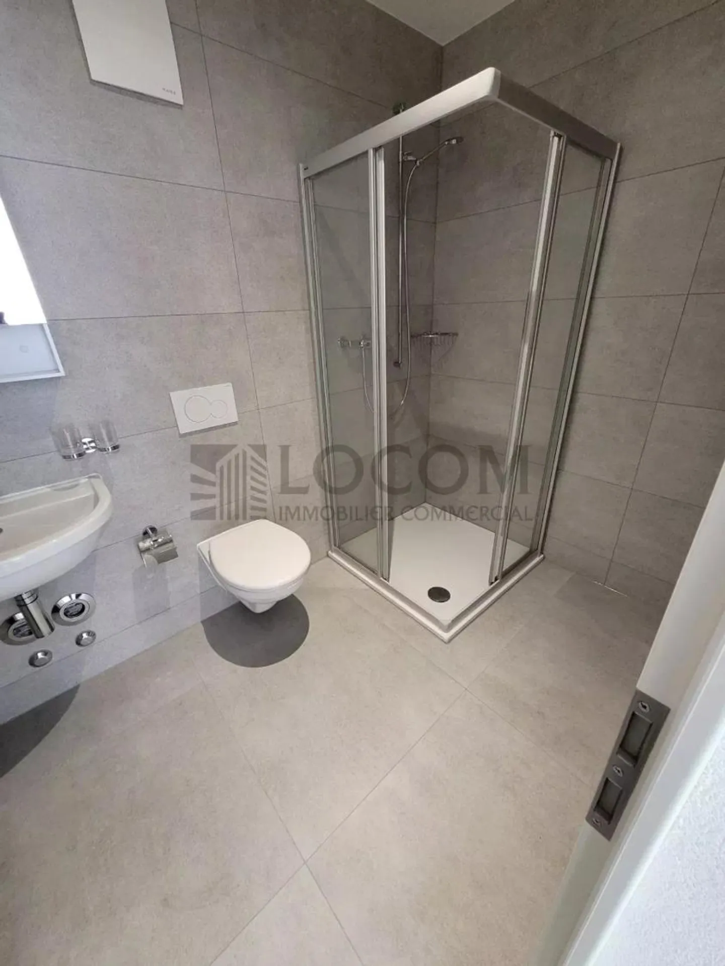 Duplex commerciale nuovo e arredato - Foto 5 di 5