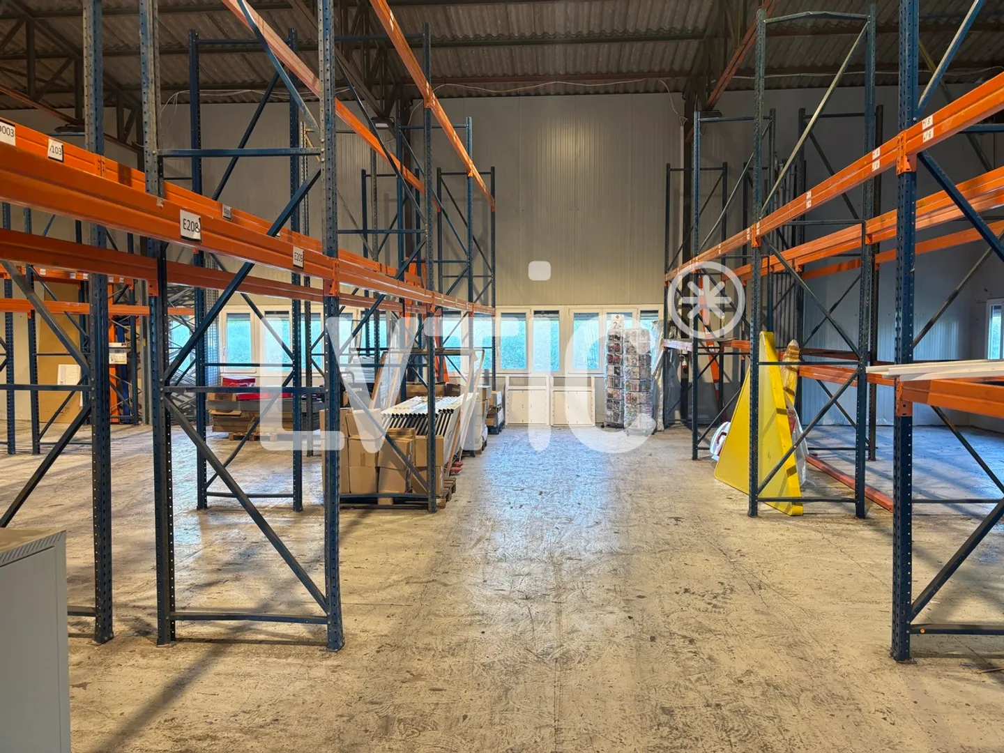 Deposito, laboratorio di 430 m2 in affitto a Crissier - Foto 2 di 3