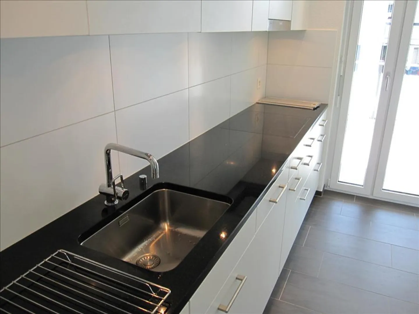 Modern 4.5-Room Apartment - Photo 3 of 9