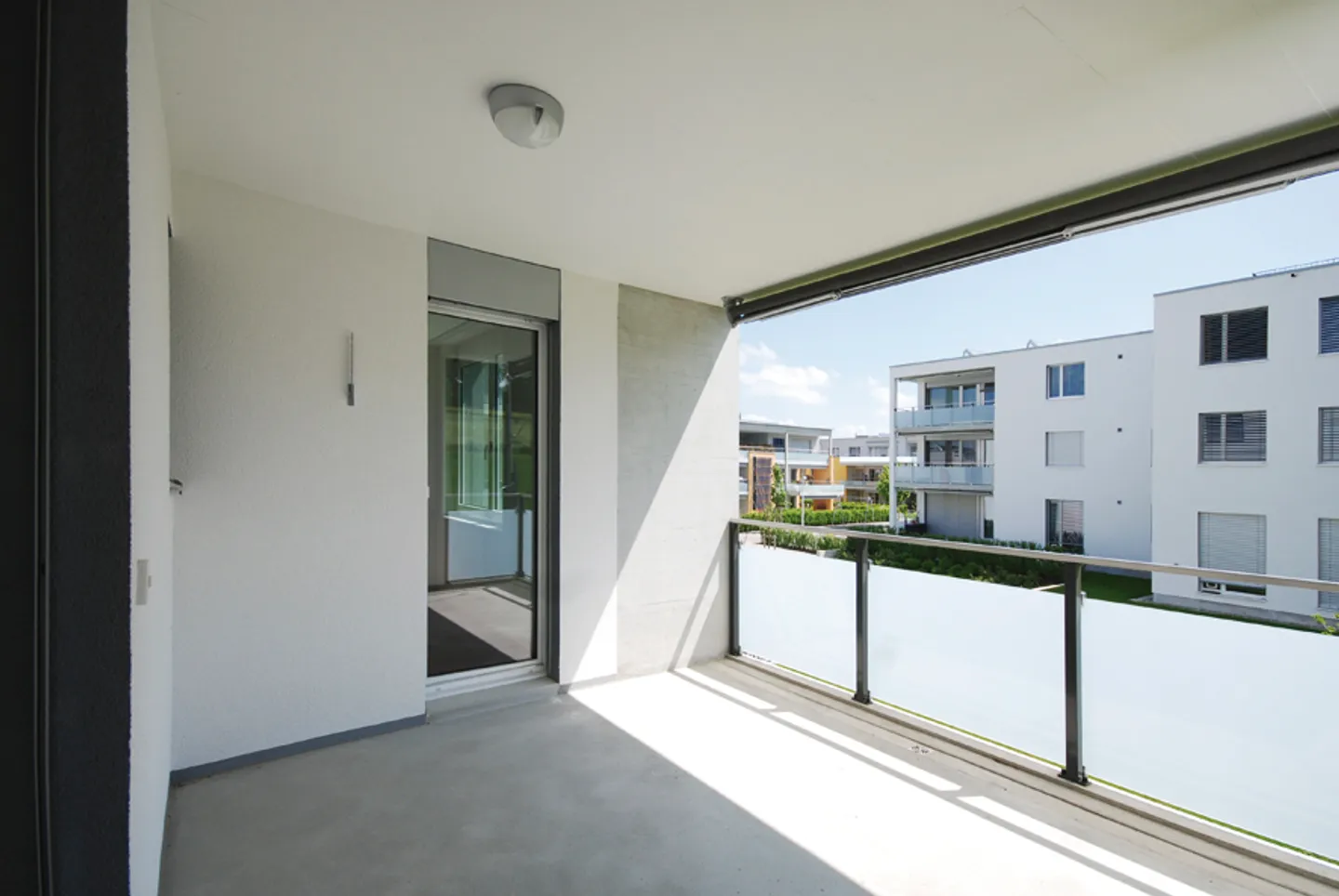 Modern 4.5-Room Apartment - Photo 8 of 9