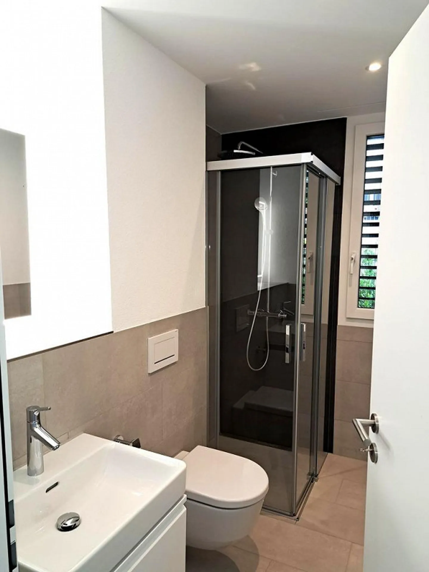 Appartement moderne avec balcon dans un emplacement calme avec des normes de qualité élevées - Photo 7 sur 9