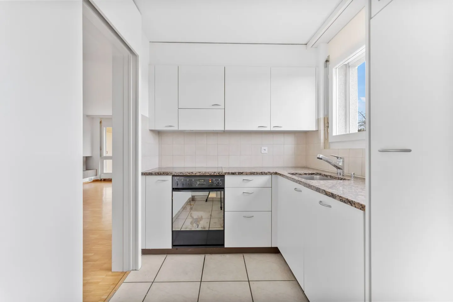 3.5-room condominium on the ground floor - Photo 2 of 12