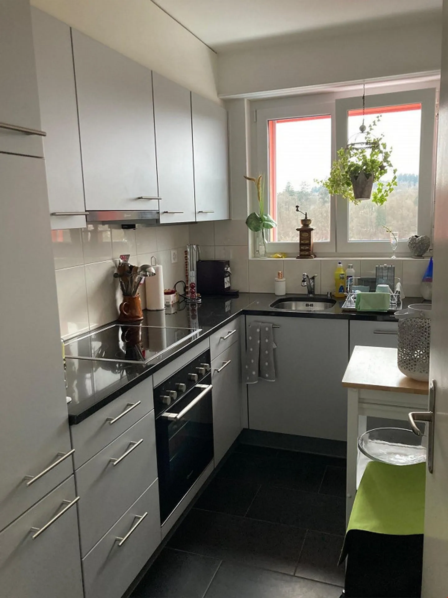 Incantevole appartamento con 2 camere e balcone a Zollikofen - Foto 2 di 12