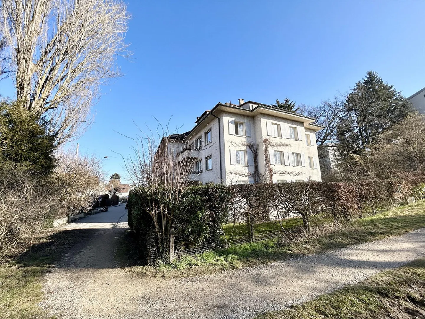 Quiet Living at Dorenbächli - Close to Public Transport and Shopping - Photo 3 of 12