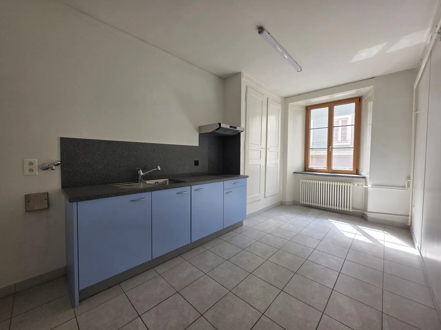 SCHÖNER RAUM/WOHNUNG IM STADTZENTRUM - Foto 1 von 8