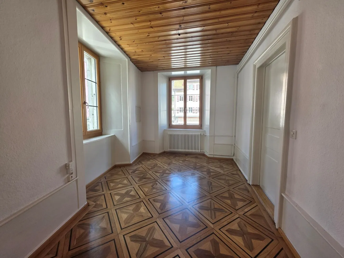 SCHÖNER RAUM/WOHNUNG IM STADTZENTRUM - Foto 3 von 8