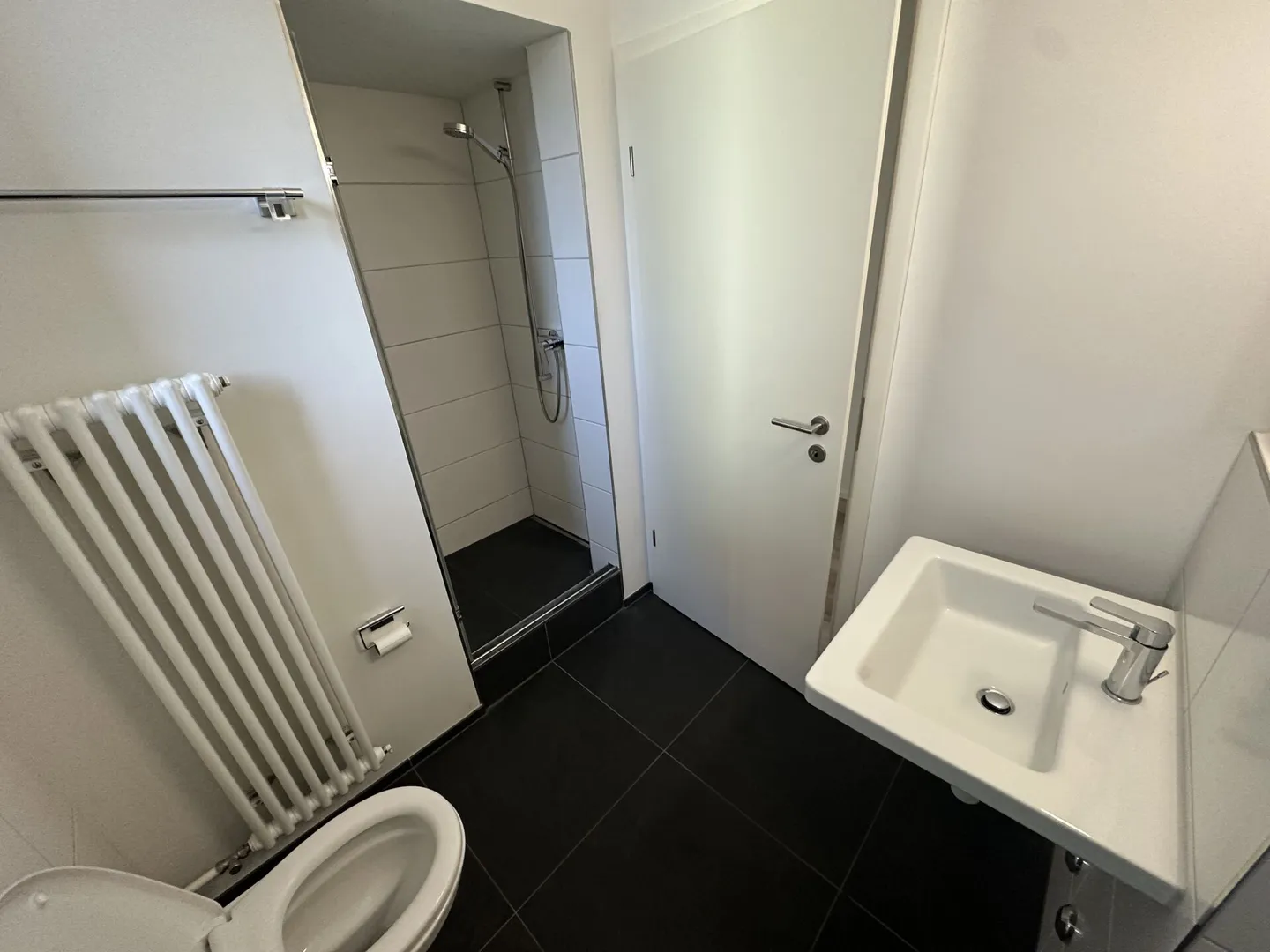 Bright and renovated! - Photo 2 of 5