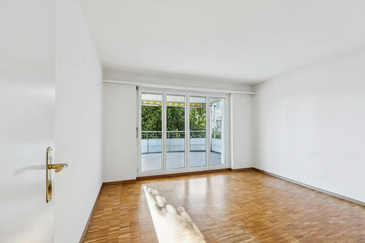 Appartamento 3.5 locali con grande balcone in una posizione tranquilla e centrale - Foto 10 di 12