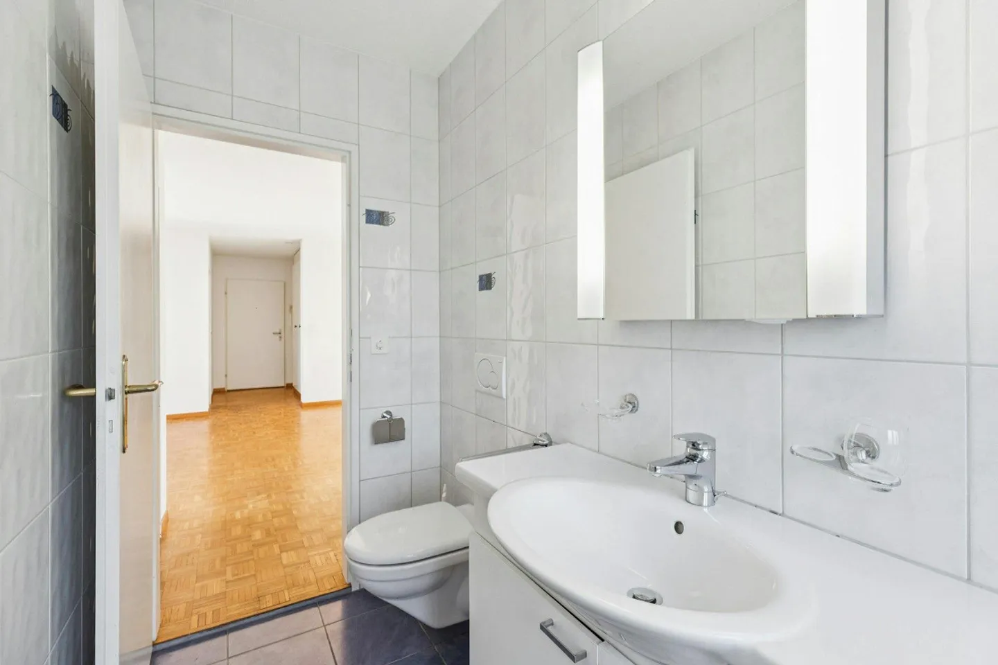 Appartamento 3.5 locali con grande balcone in una posizione tranquilla e centrale - Foto 9 di 12