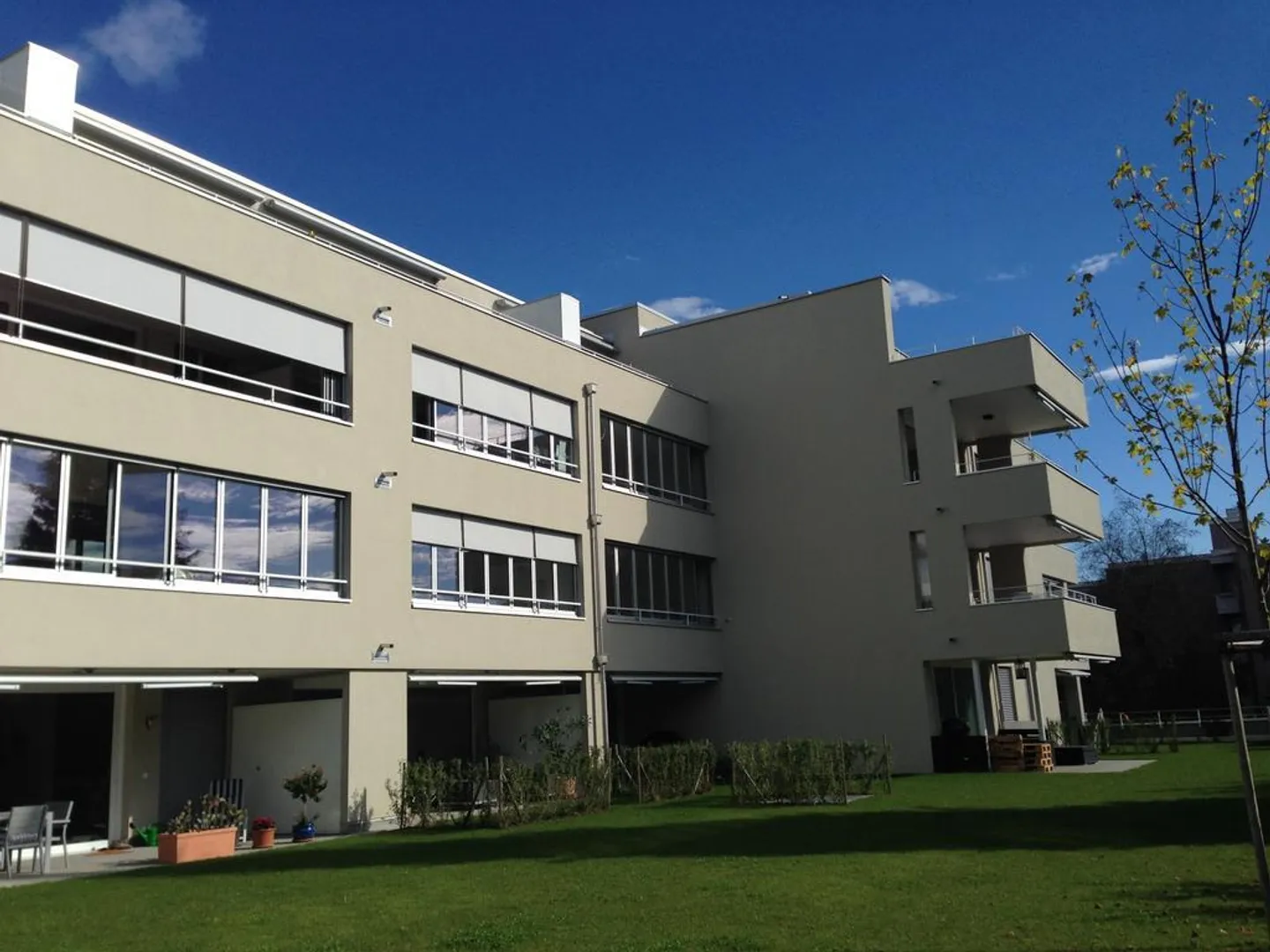 Posto auto coperto per moto in affitto - Foto 1 di 1