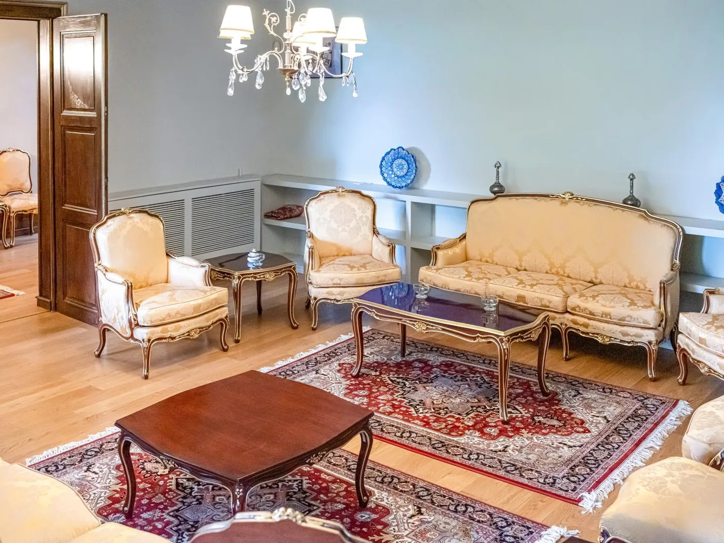 House with 13 rooms - Photo 10 of 10