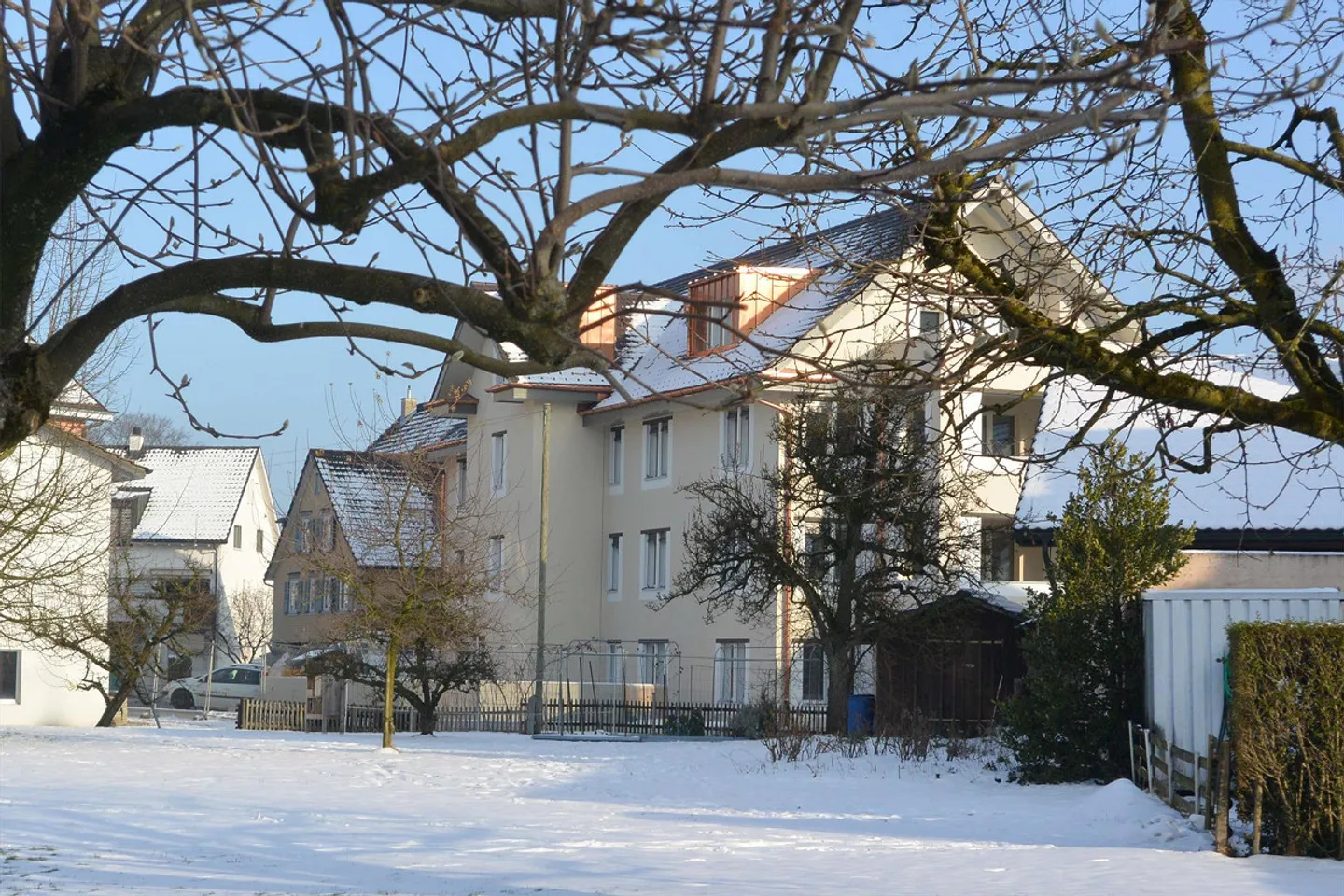 Appartamento 3,5 locali, vivere spazioso nel centro del villaggio - Foto 1 di 10