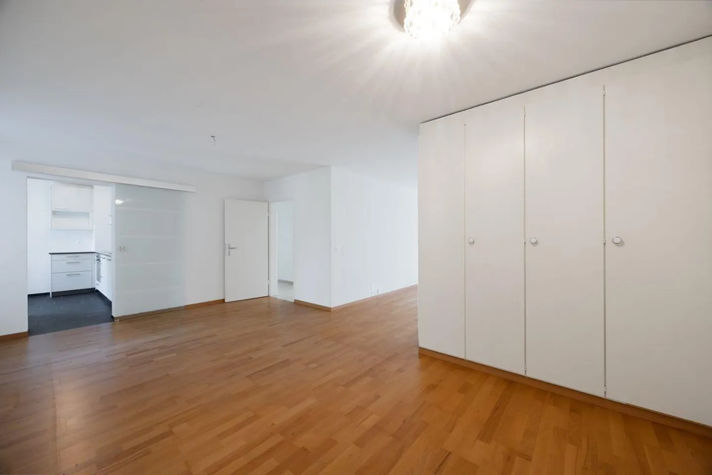 Appartement spacieux de 5,5 pièces dans un emplacement familial - Photo 2 sur 13