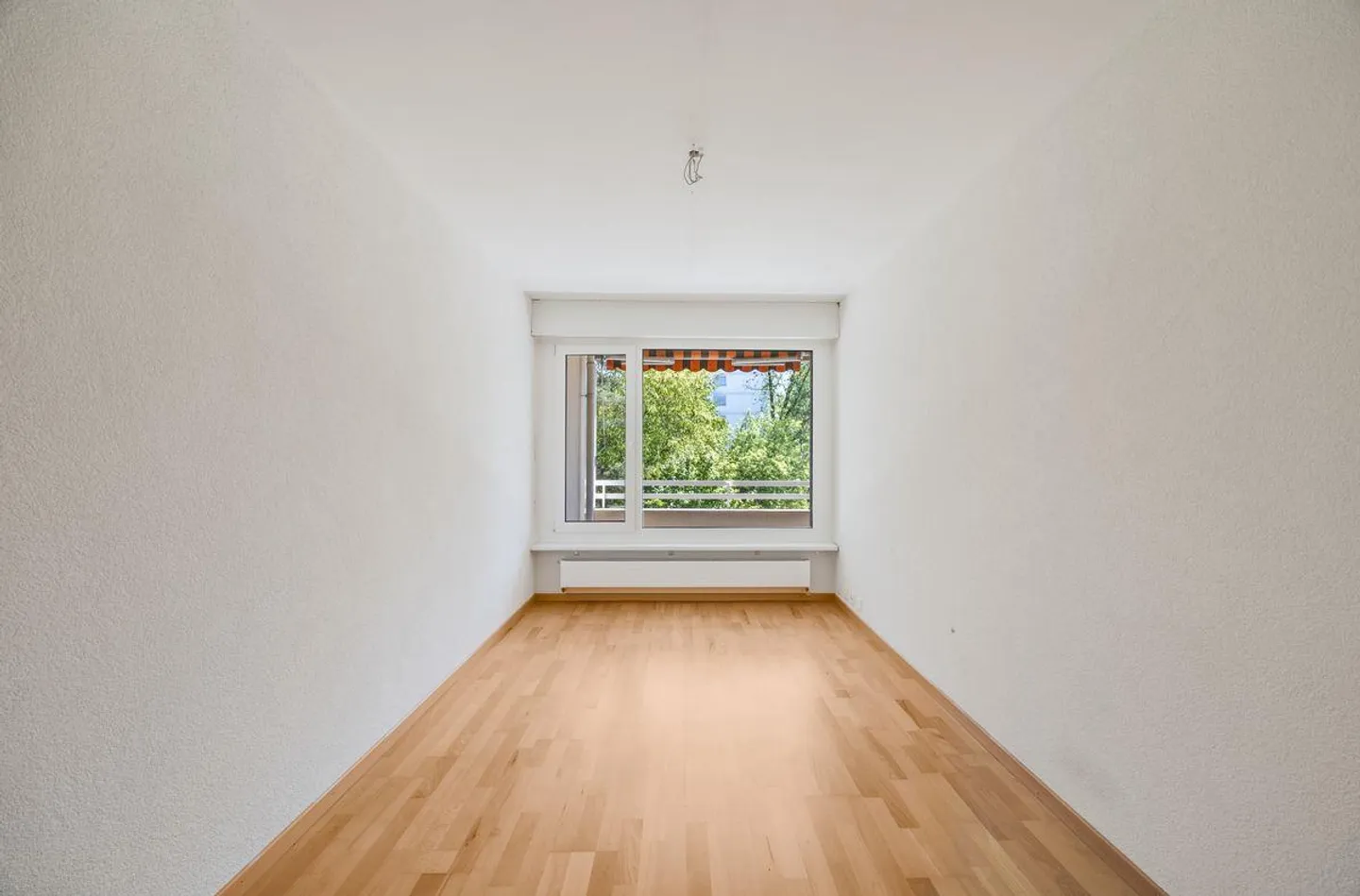 Appartement spacieux de 5,5 pièces dans un emplacement familial - Photo 8 sur 13