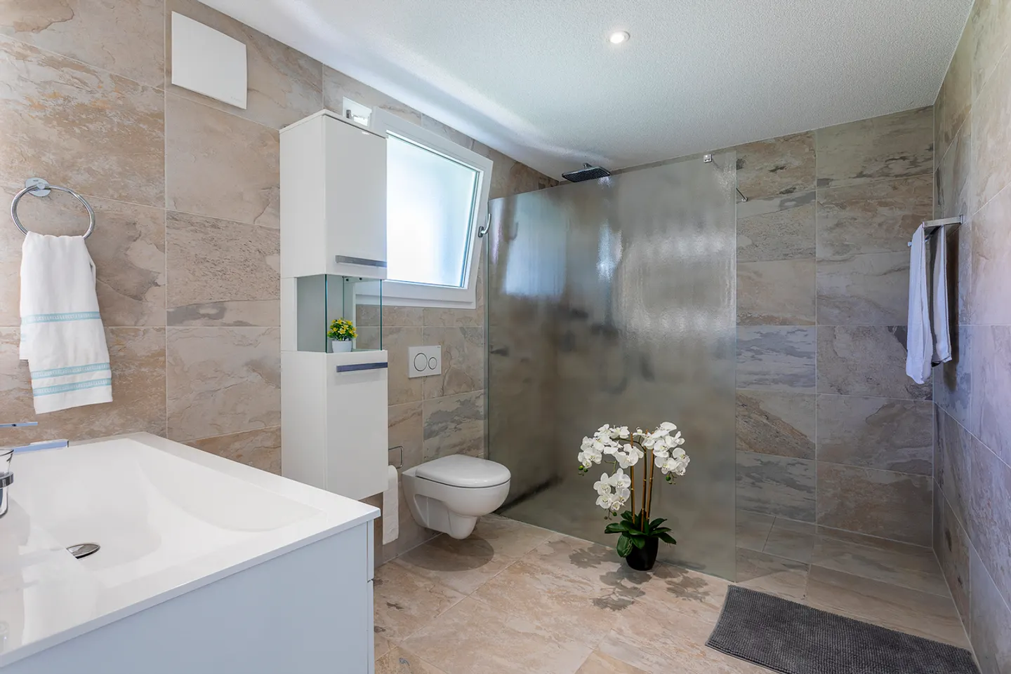 Charming Villa in Lentigny - Photo 19 of 23