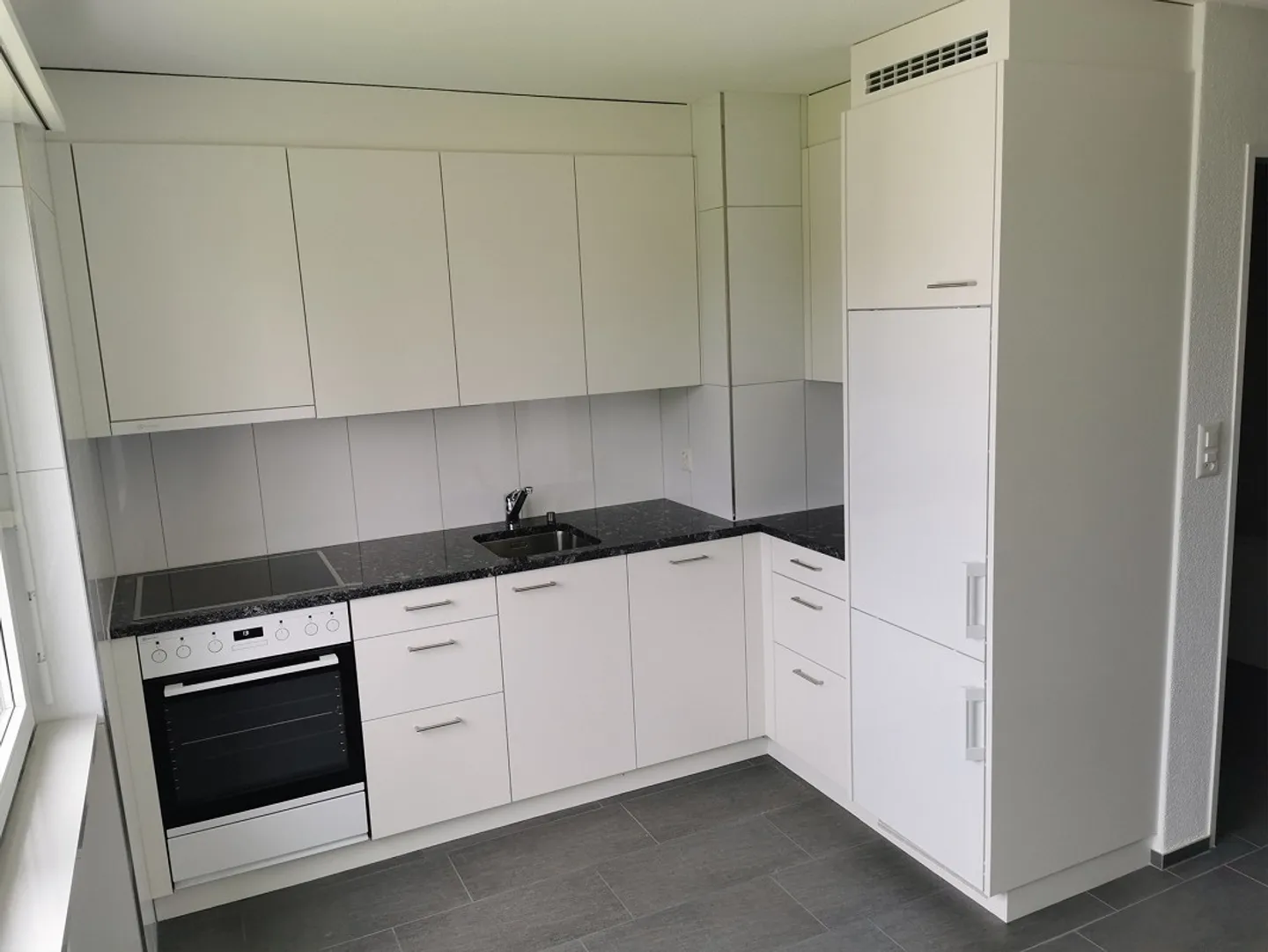 Appartement 2 1/2 pièces récemment rénové à Wittenbach - Photo 2 sur 7