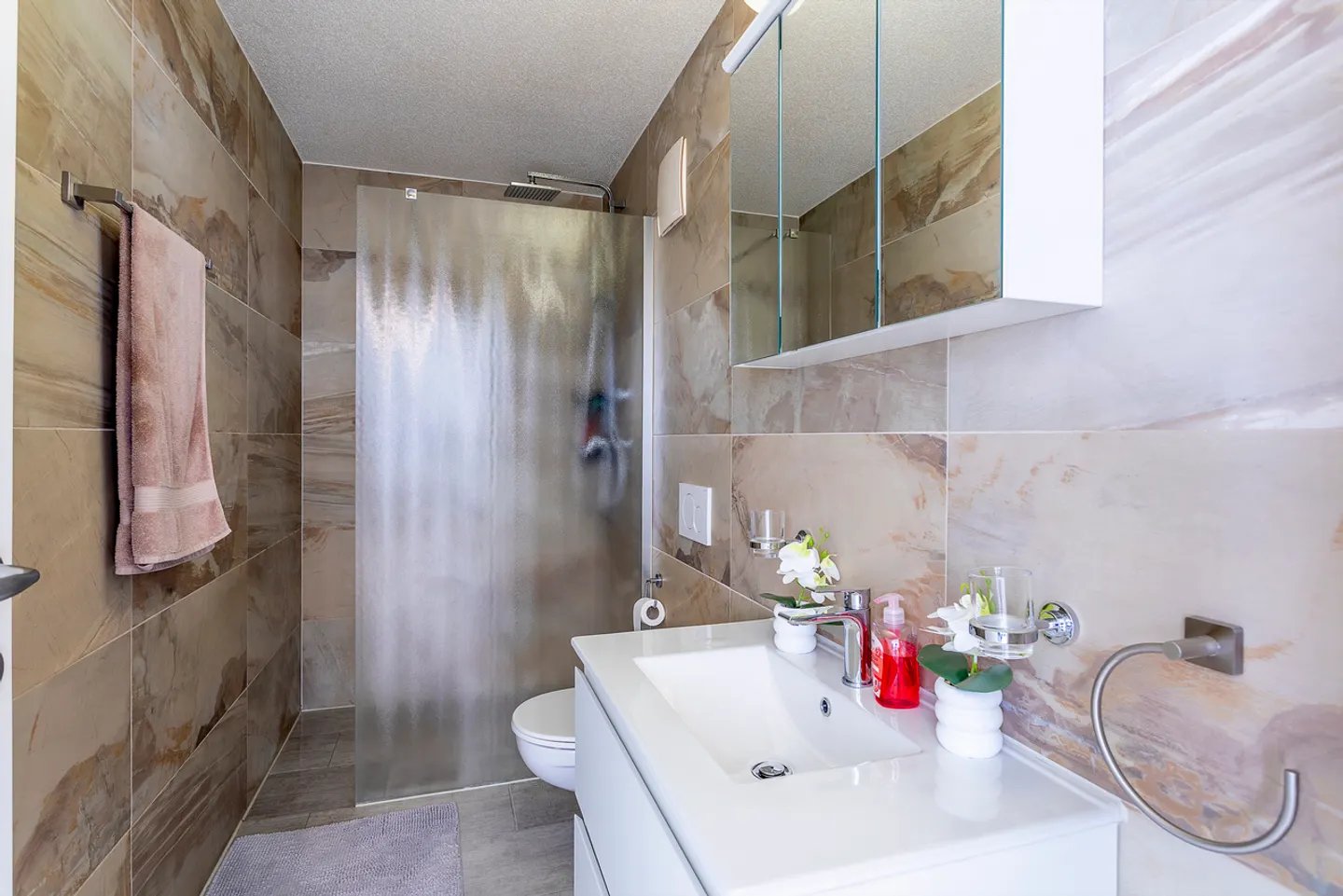 Charming Villa in Lentigny - Photo 17 of 23