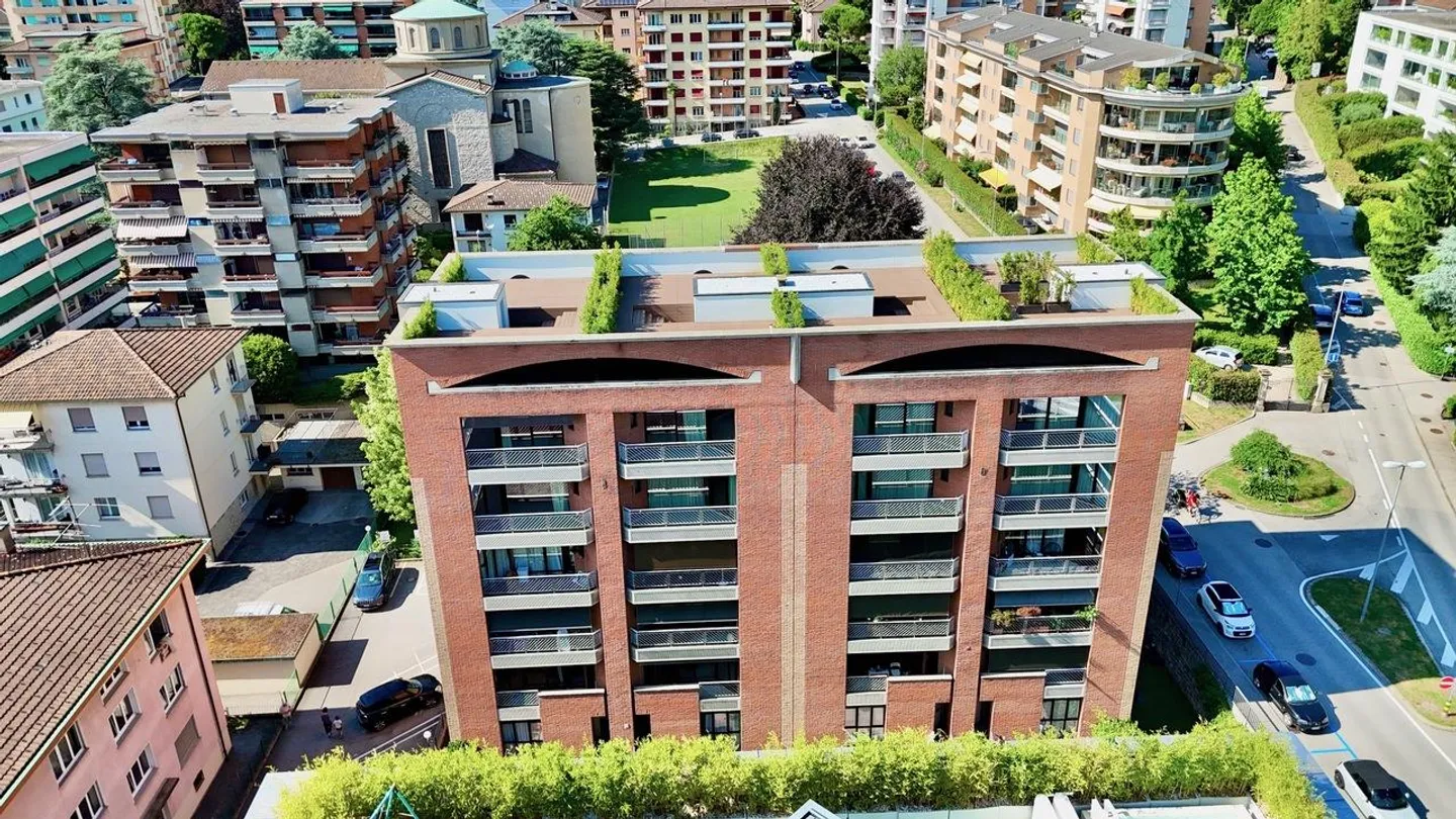 Appartement Duplex Design avec Terrasse Panoramique sur le Toit - Photo 2 sur 21