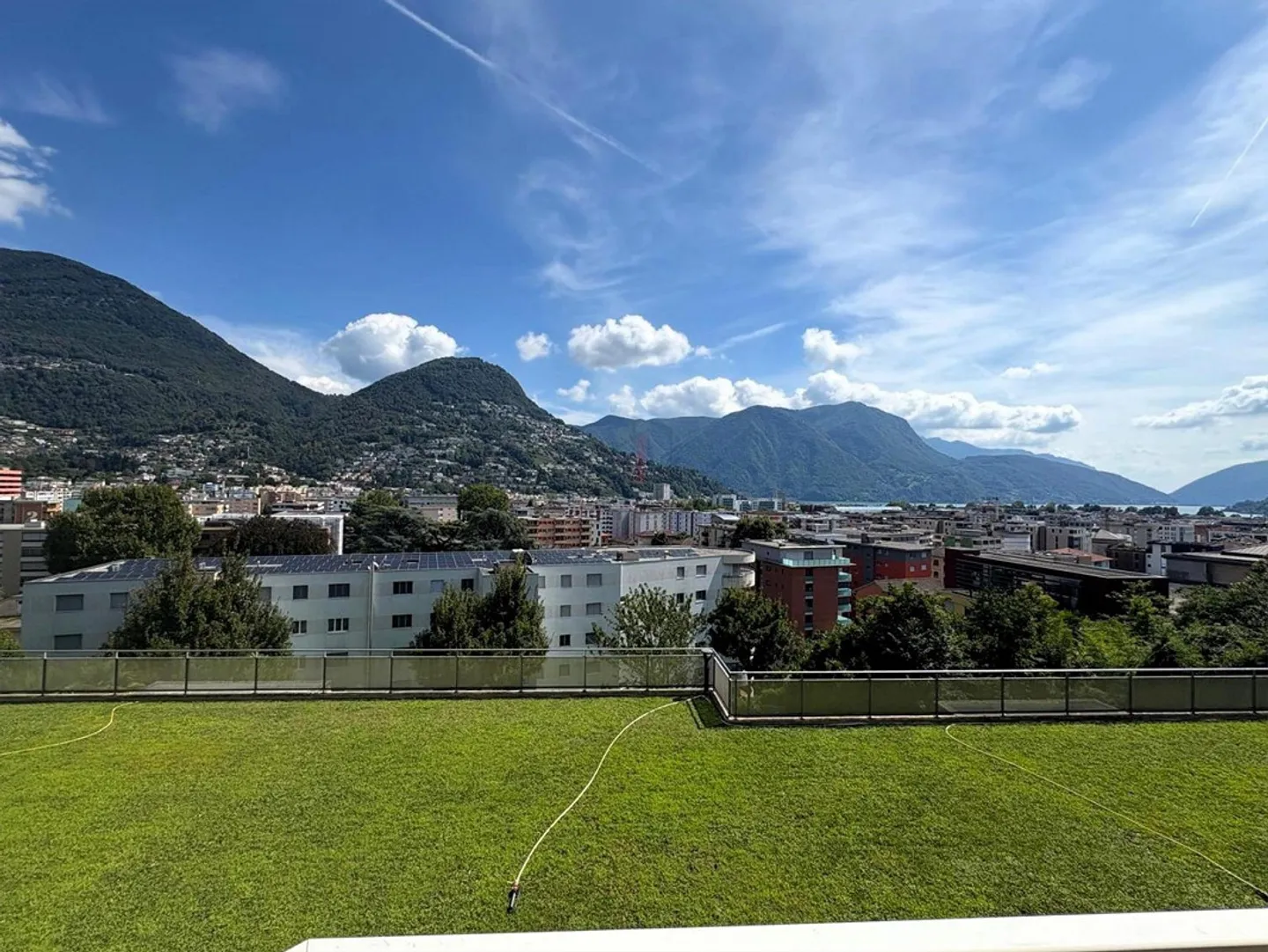 Appartamento Incantevole con Vista Lago - Foto 1 di 11