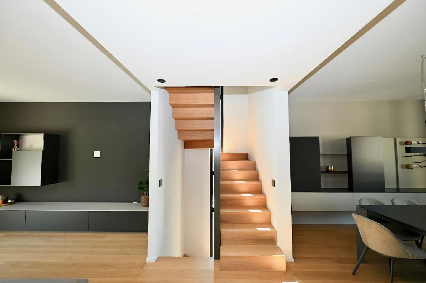 Appartement Duplex Design avec Terrasse Panoramique sur le Toit - Photo 13 sur 21