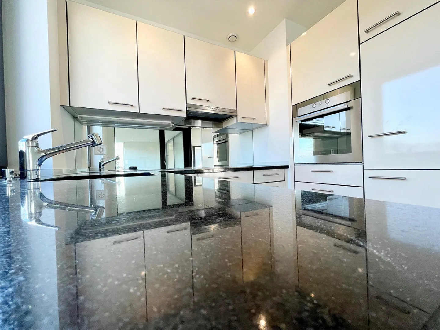 Rooftop! Bright apartment with huge rooftop terrace in a central location! - Photo 6 of 13