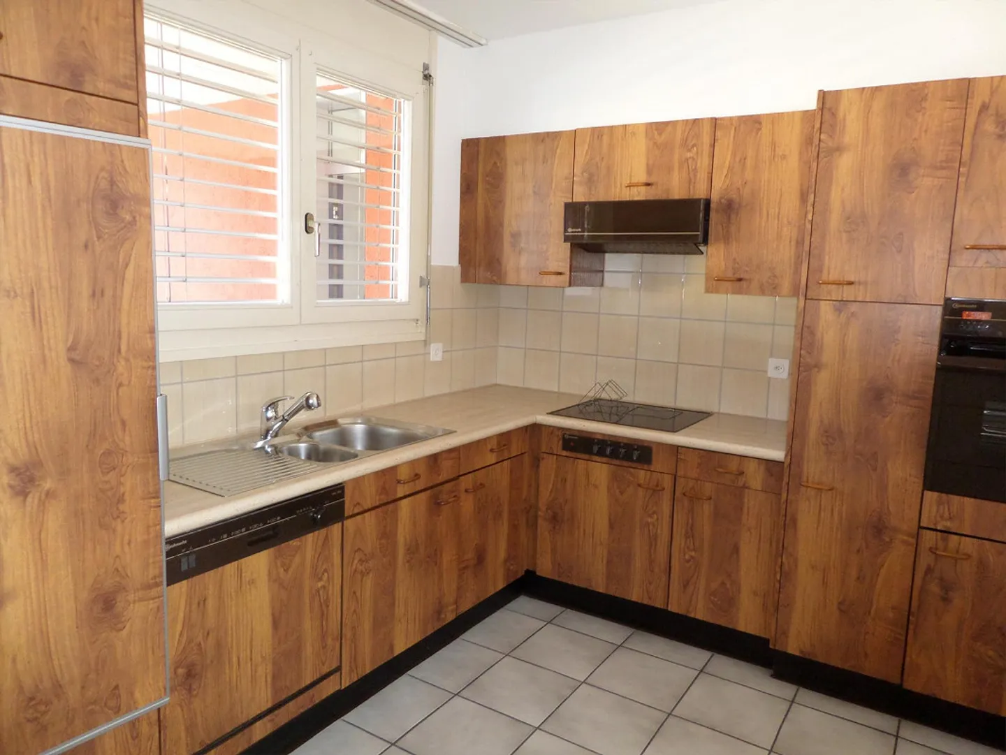 Appartamento spazioso in zona verde - Foto 1 di 6