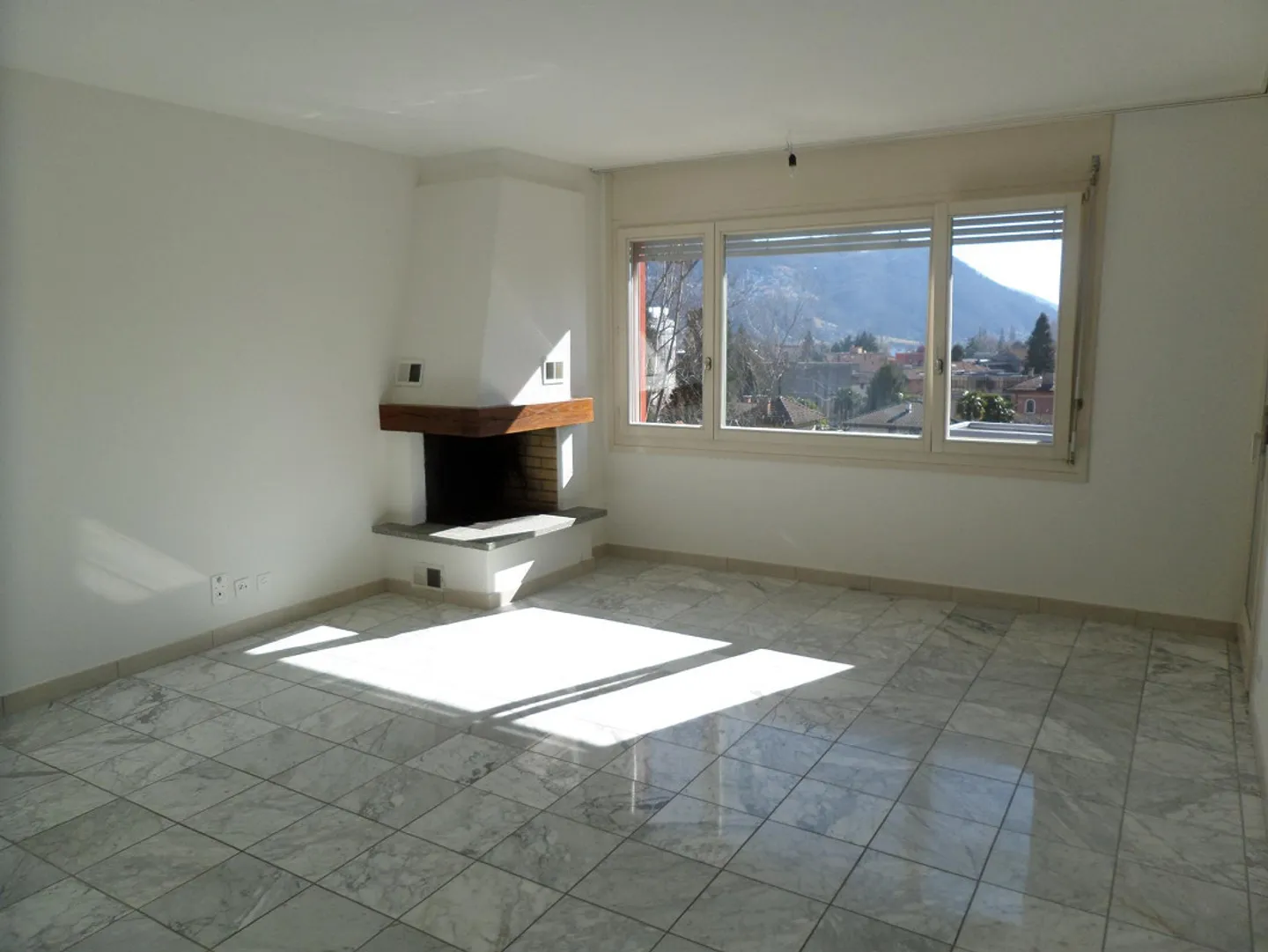 Appartamento spazioso in zona verde - Foto 2 di 6