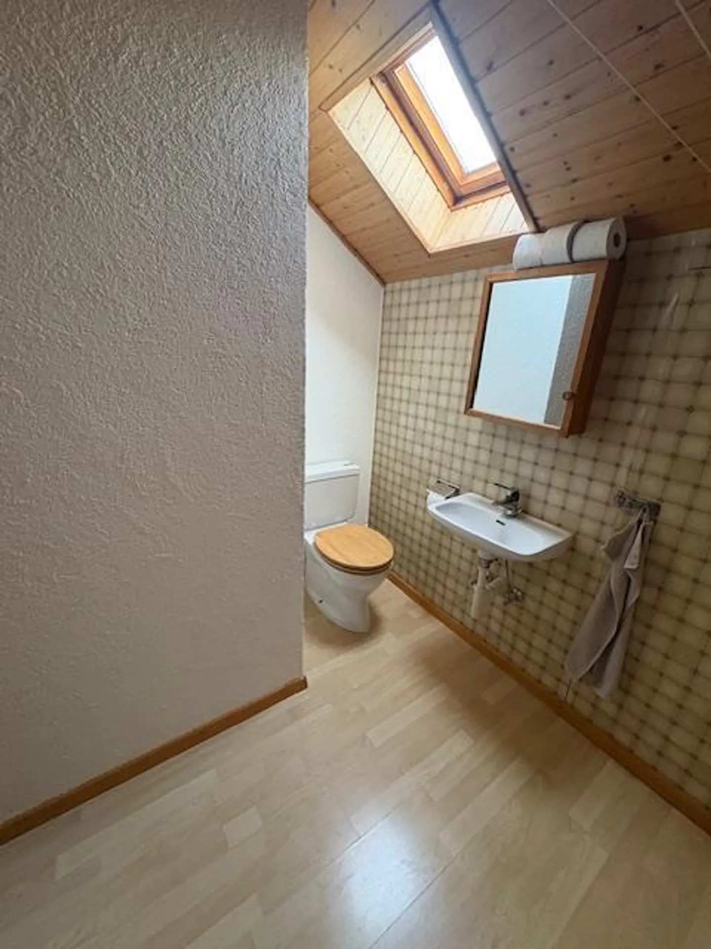 Casa unifamiliare di 6 stanze con grande giardino e capanno - Foto 10 di 17