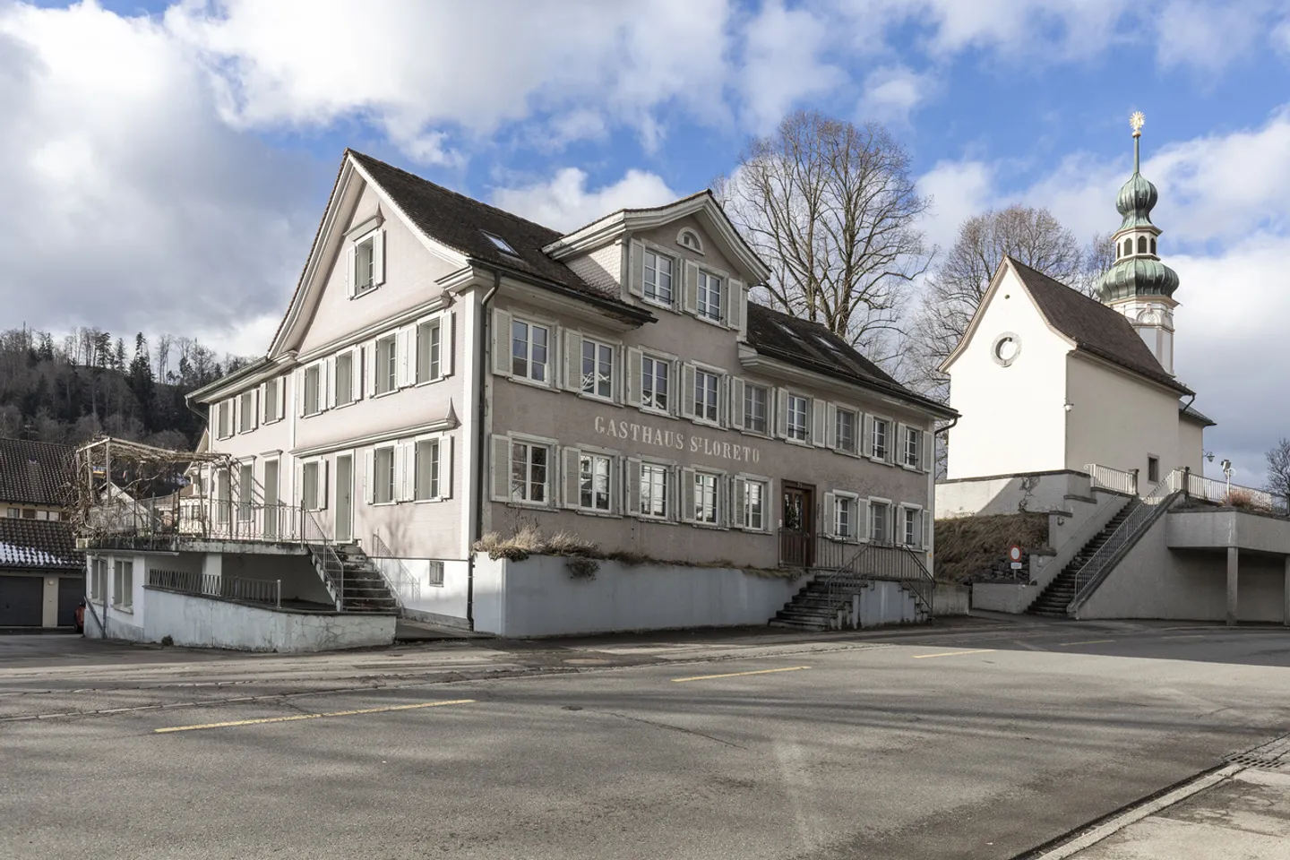 Multi-family house with versatile apartment mix and ancillary areas - Photo 8 of 9