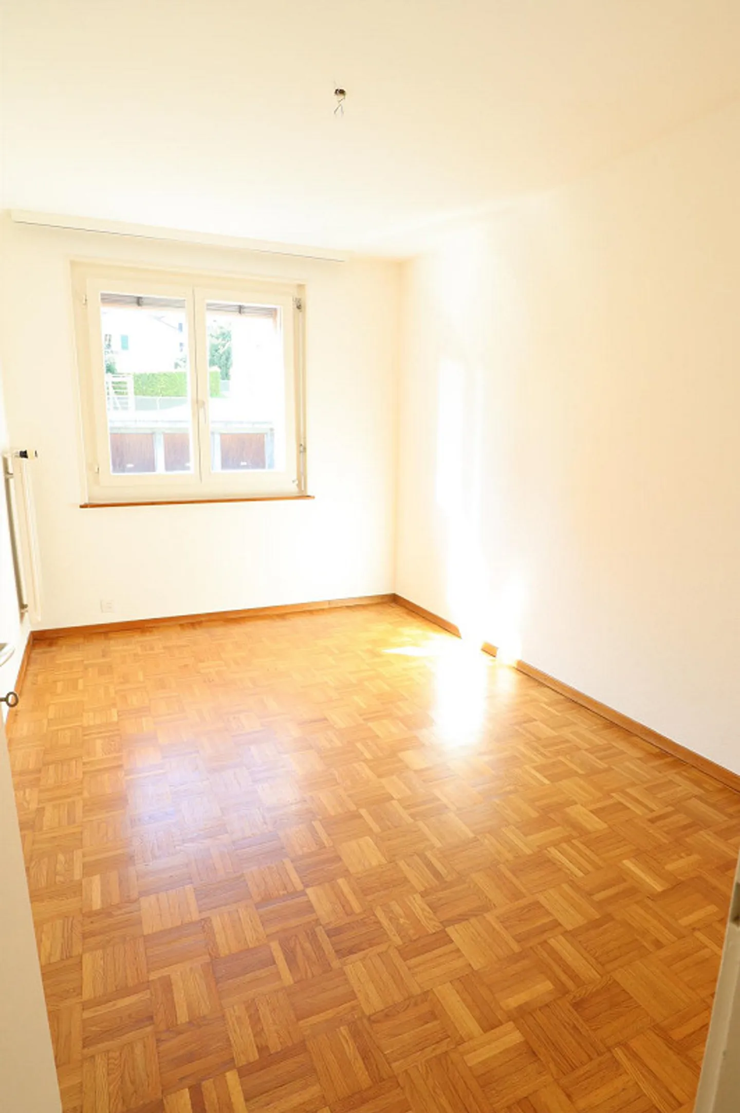 4.5 stanze in un quartiere tranquillo e soleggiato - Foto 5 di 10