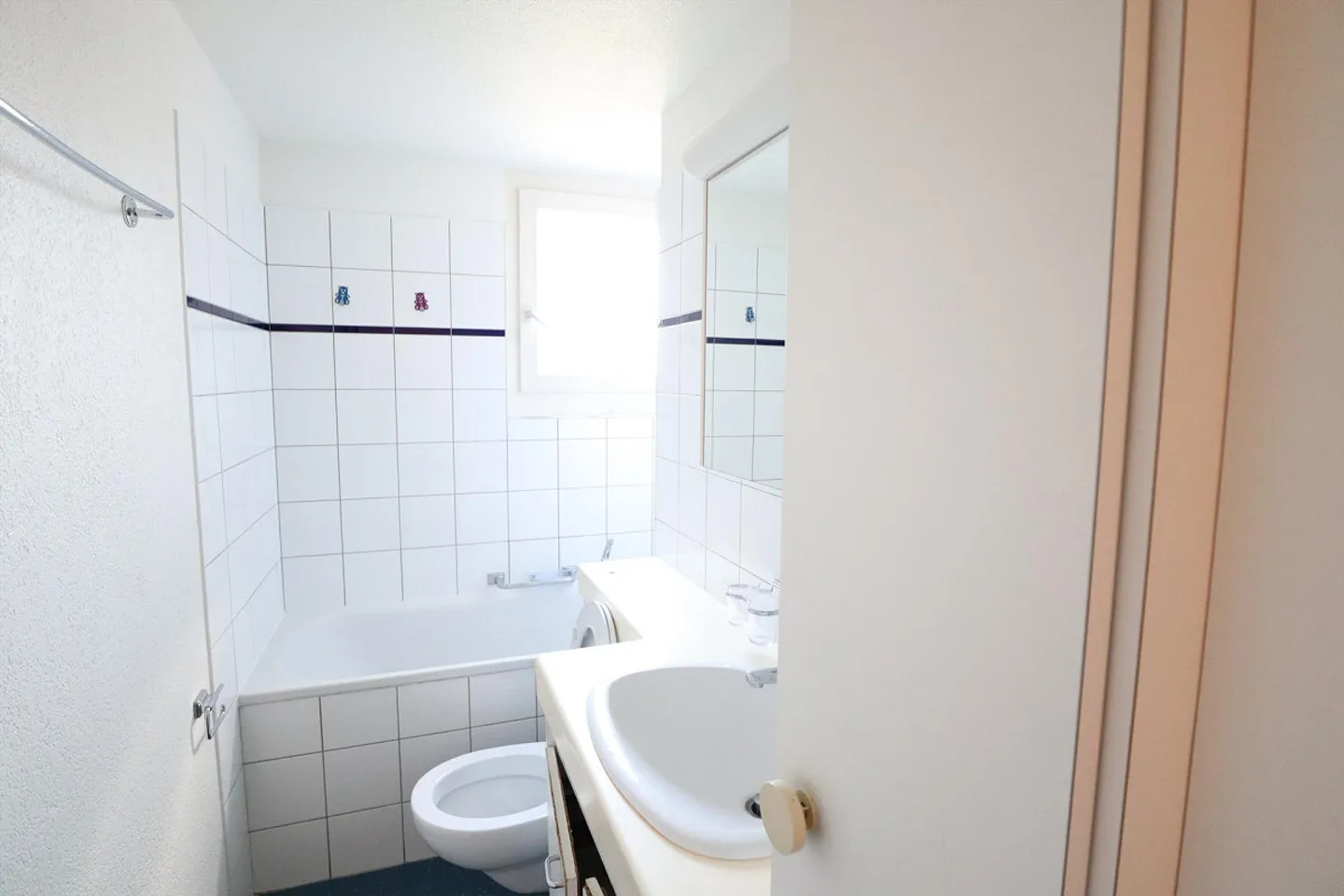 4.5 stanze in un quartiere tranquillo e soleggiato - Foto 7 di 10