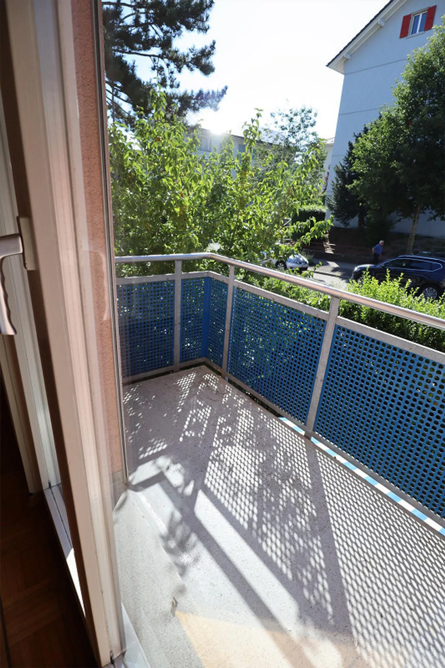 4.5 stanze in un quartiere tranquillo e soleggiato - Foto 8 di 10