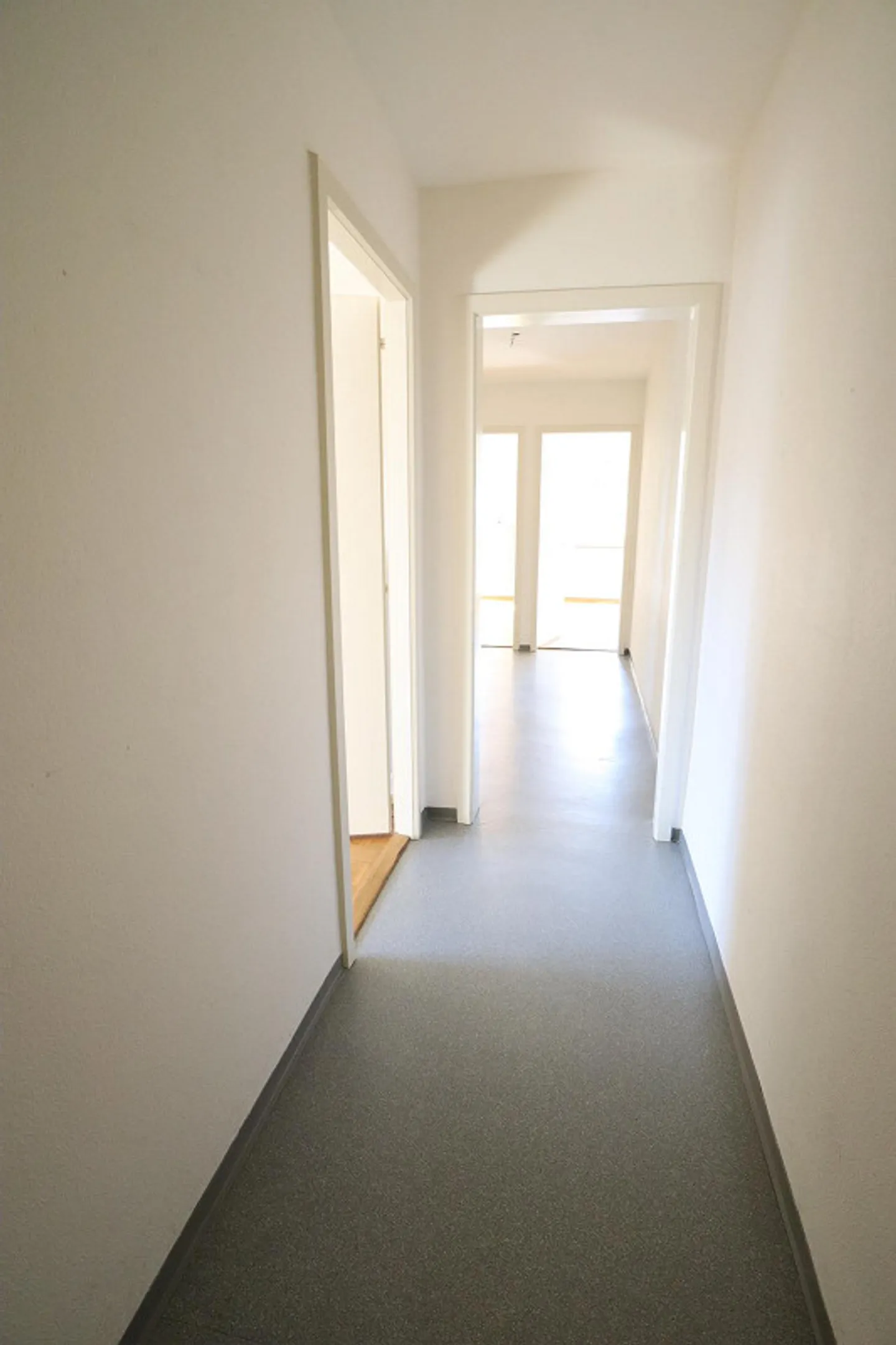 4.5 stanze in un quartiere tranquillo e soleggiato - Foto 9 di 10