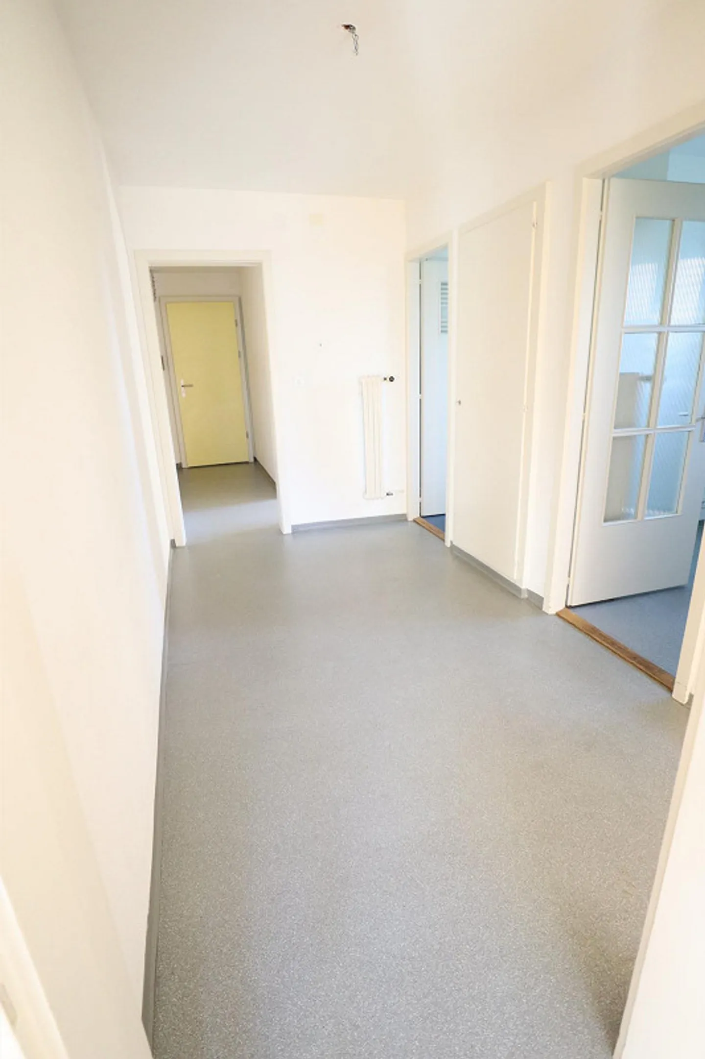 4.5 stanze in un quartiere tranquillo e soleggiato - Foto 10 di 10